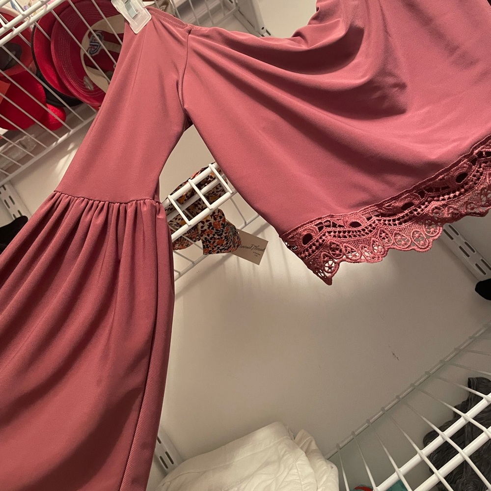 Bell sleeve Tobi crop top